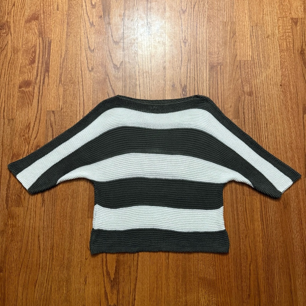 Carina Ricci Grey and White Striped Pullover Sweater size M
